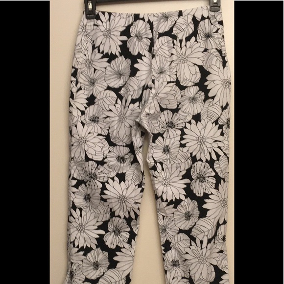 Gap Capri Pants Floral print beaded detail - Picture 3 of 6